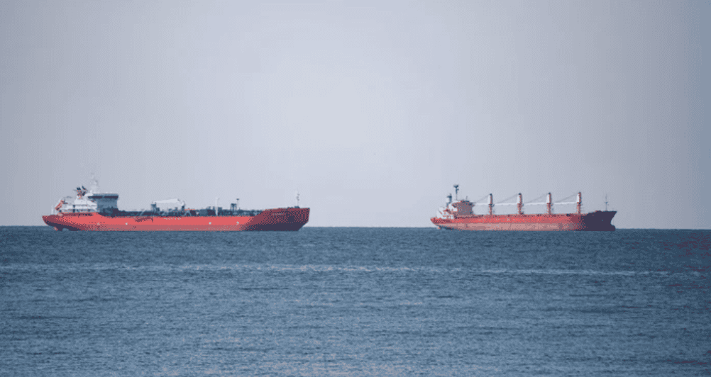 Costurile asigurării navelor petroliere în Marea Neagră au crescut de 12,5 ori din cauza atacurilor cu drone