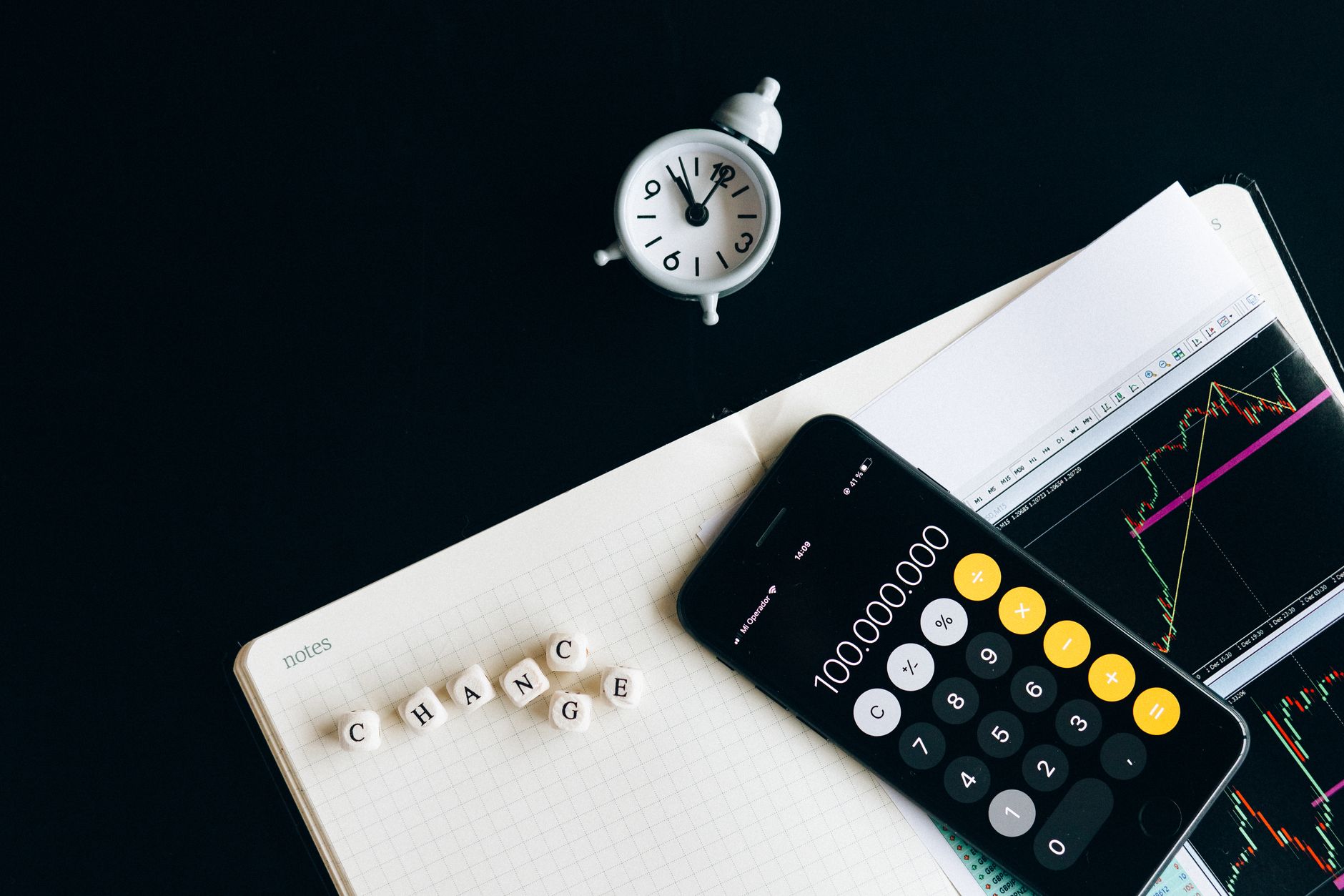 Leul românesc atinge un nou minim istoric, în timp ce euro pierde teren în fața dolarului